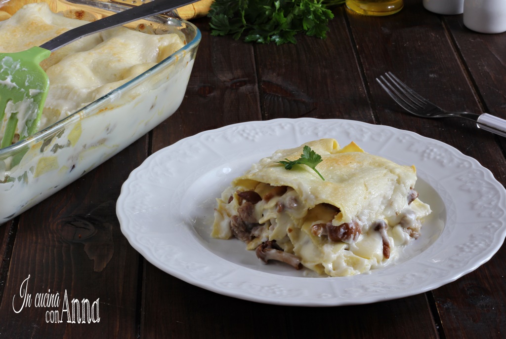 Lasagna cremosa funghi e salsiccia