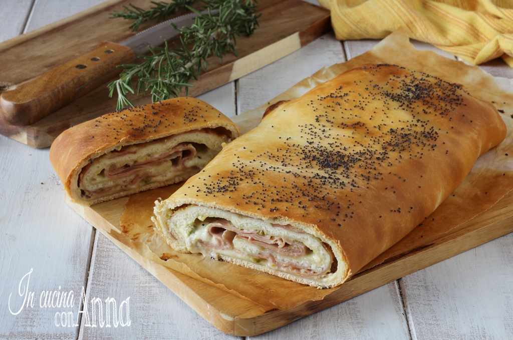 STRUDEL SALATO CON CREMA di PISTACCHI e MORTADELLA con un ripieno favoloso