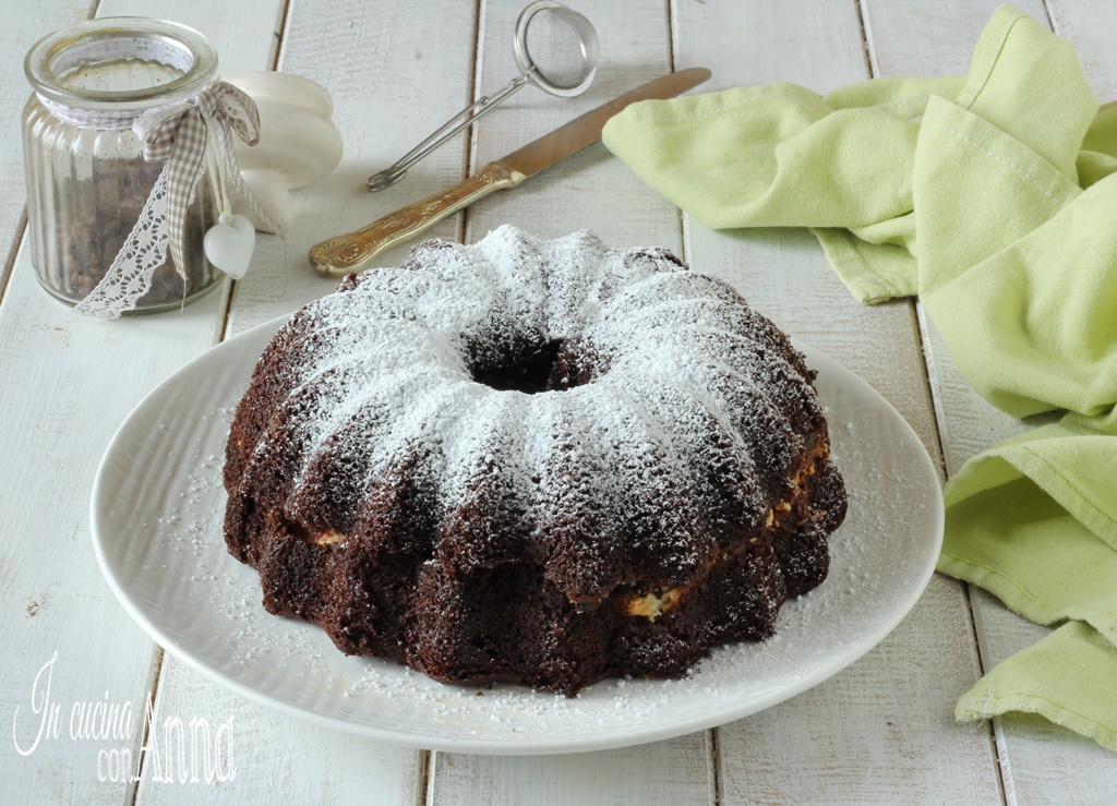Ciambella al cioccolato e cuore al cocco