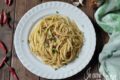 Pasta aglio, olio, peperoncino e acciughe