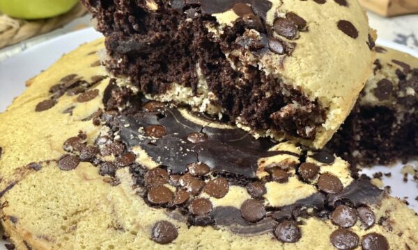 Torta Variegata al Cacao con Gocce di cioccolato (Senza Farina)