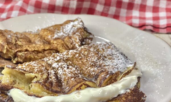 PANCAKE DEL MATTINO FARCITI ALLO YOGURT GRECO SENZA LATTOSIO