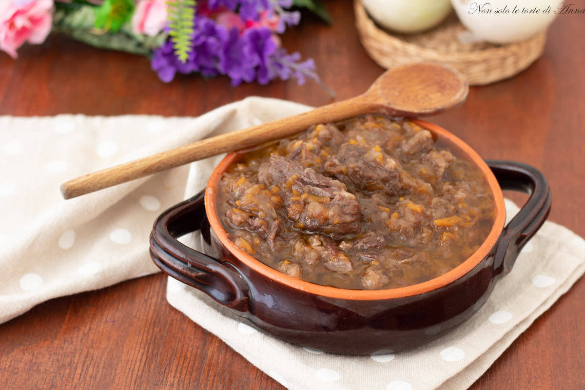 Genovese Ricetta Ragu Napoletano Ricetta Genovese Il Sugo Napoletano