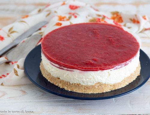 Torta fredda alle fragole senza cottura