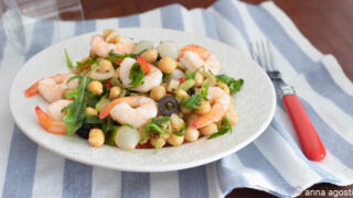insalata di ceci gamberetti e rucola