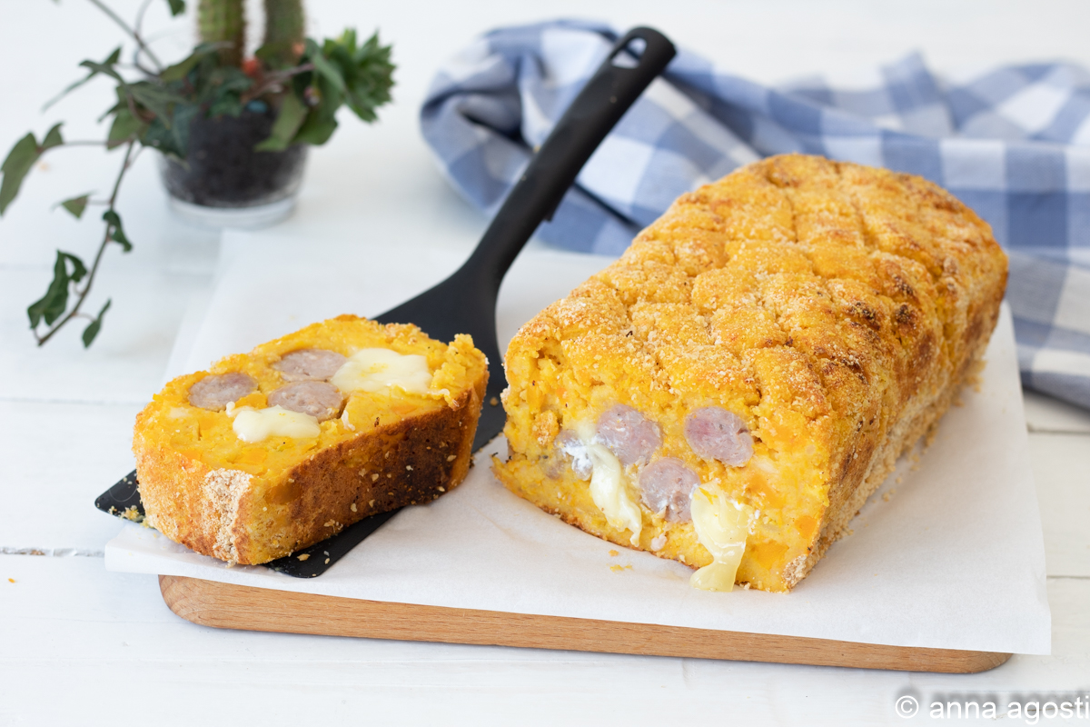 Polpettone di zucca con salsicce e formaggio ricetta polpettone