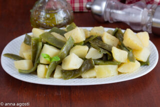 Taccole e patate in padella