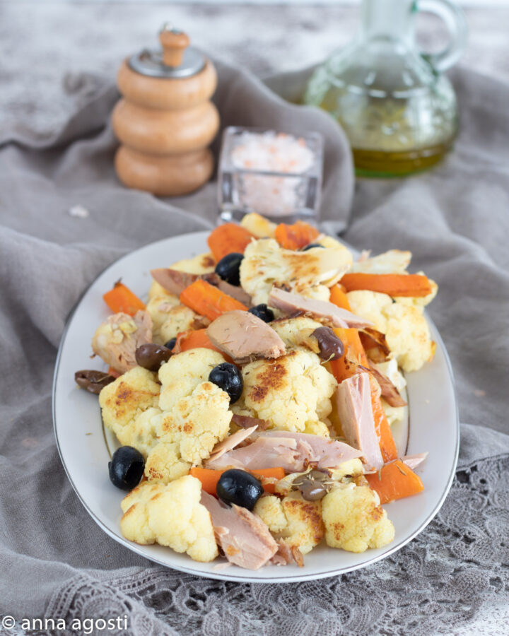 Cavolfiore con tonno e olive in padella
