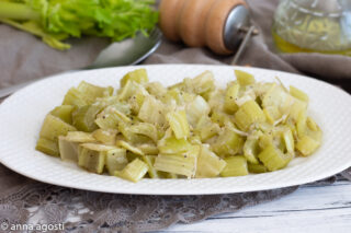 Sedano al parmigiano cottura in padella