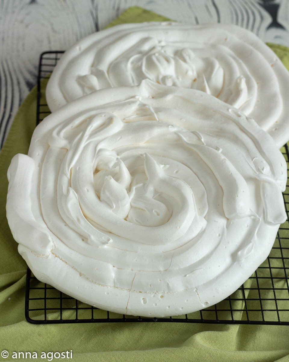 Set Di Dischi Per Torta Rotondi In Acrilico - Dischi Per Torte Tavole Di Base Circolari Con Foro Centrale 2 Raschietti A Pettine 4 Modelli E Asta Di Tassello Bs