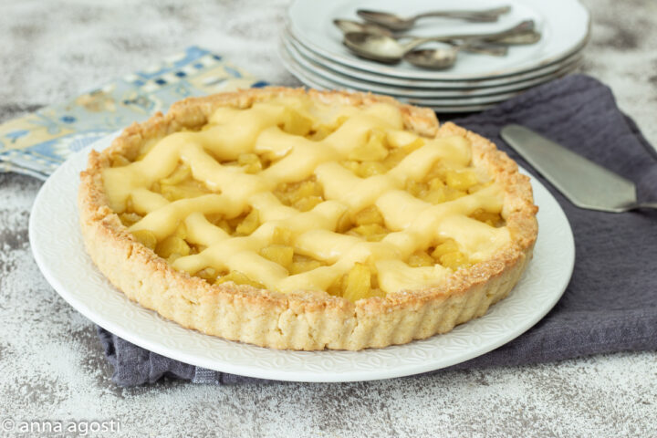 Crostata trapuntata di mele caramellate e crema