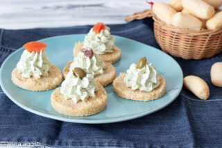 Salatini al pesto crostini senza cottura