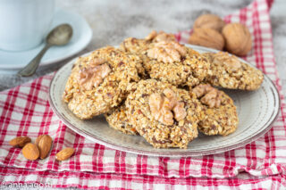 Biscotti fit con frutta secca senza uova ne zucchero