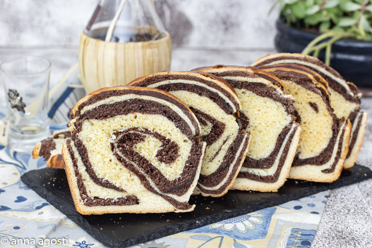 Pan Brioche Bicolore arrotolato