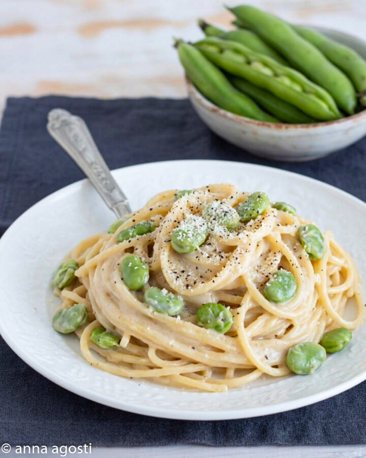 Spaghetti cremosi fave e pecorino