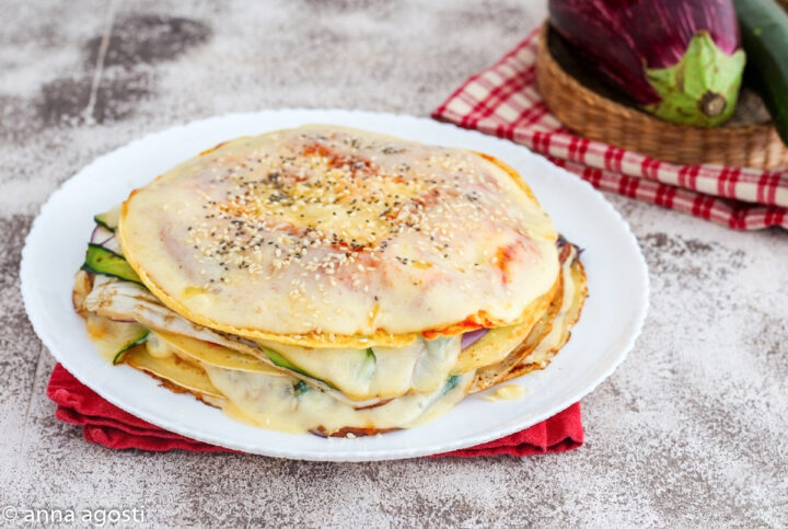 Torta di crepes salata con verdure