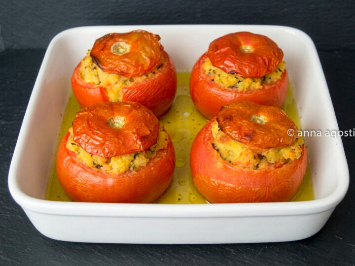 Pomodori ripieni al forno con panzanella