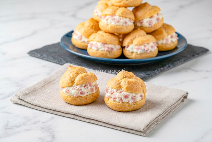 Bignè salati ricotta e prosciutto