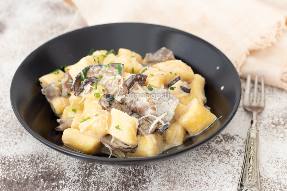 Gnocchi di Patate con Funghi secchi