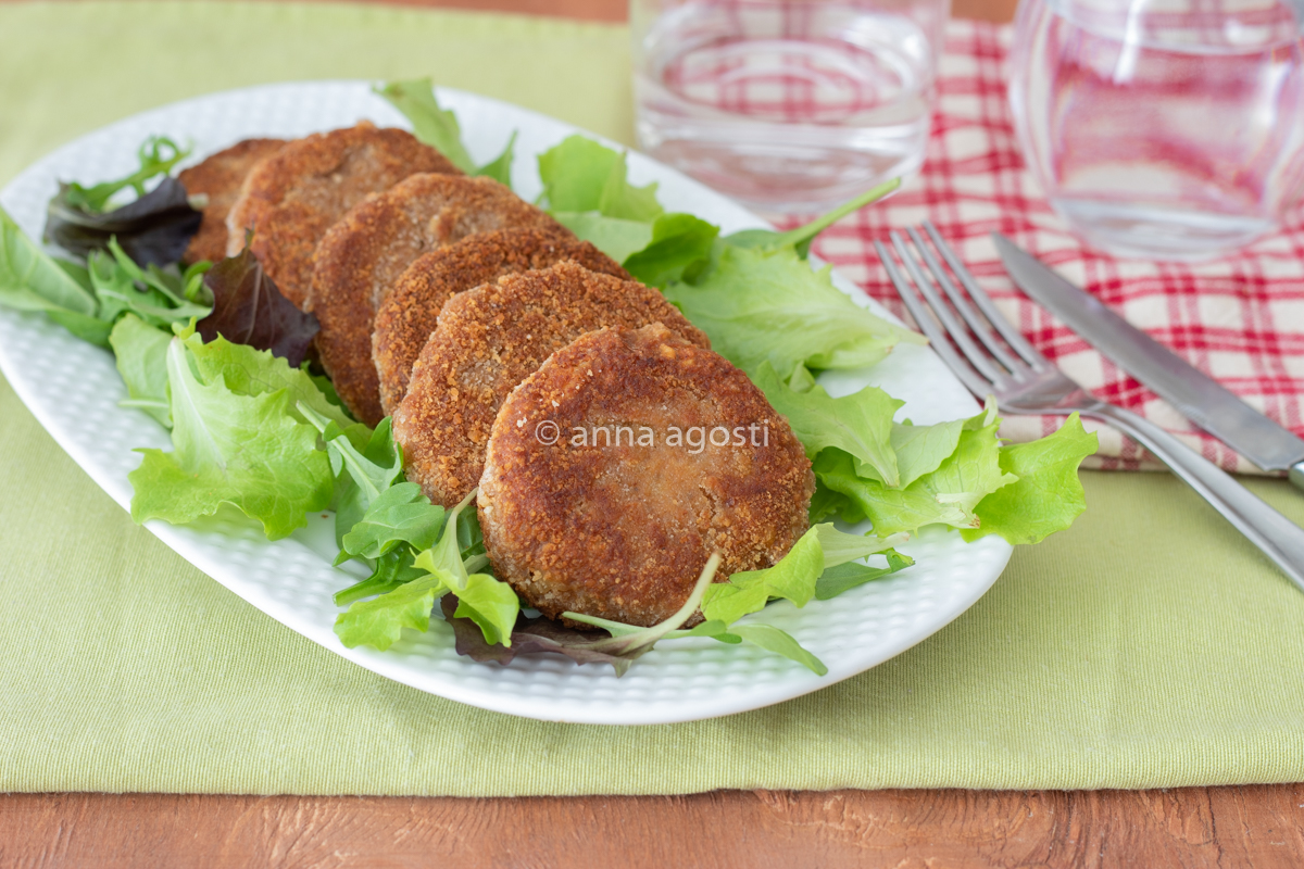 Burger vegetariani di fagioli e pomodori secchi