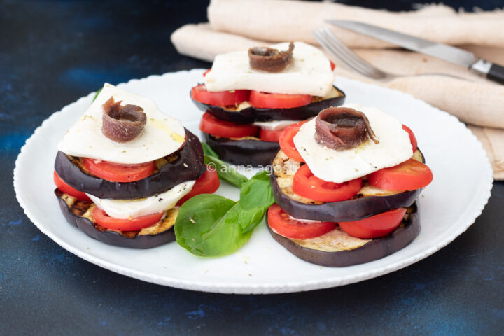 Caprese di melanzane grigliate