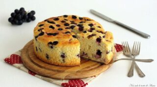 Torta soffice ricotta e uva