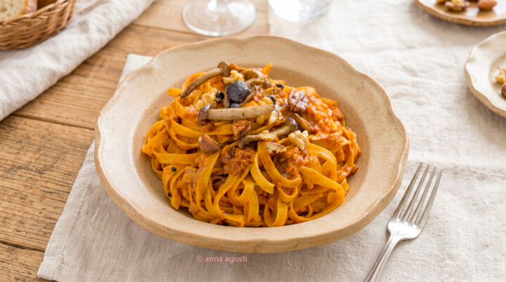 Tagliatelle al ragù di funghi