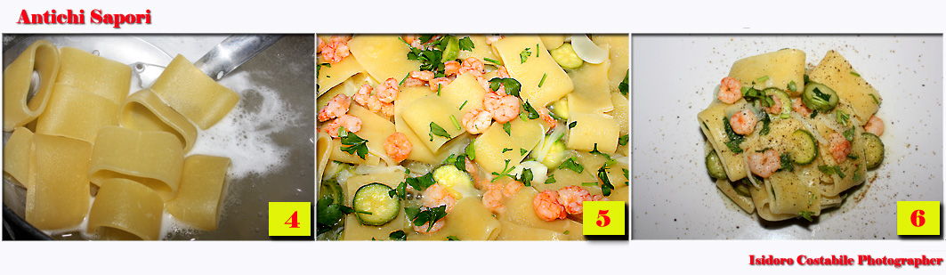 Mezzi paccheri con zucchina e gamberi.