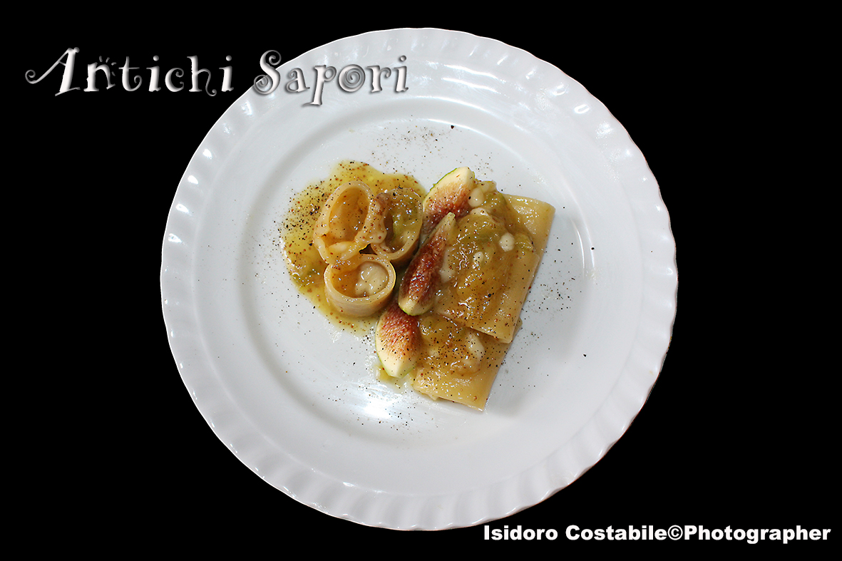 Paccheri con fichi e provola: il primo piatto cremoso che sa di Vesuvio.