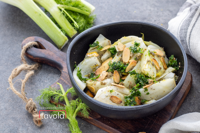 Finocchi al vapore con salsa di capperi e limone