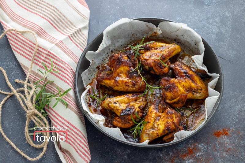 Alette di pollo alla paprika al forno