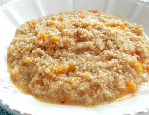 Quinoa risottata con crema di carote e stracchino