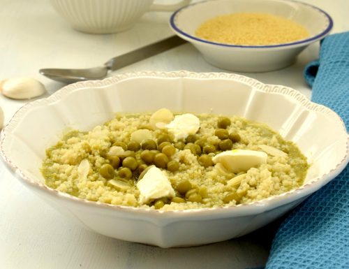 Minestra di cous cous aromatizzato al lemongrass con piselli