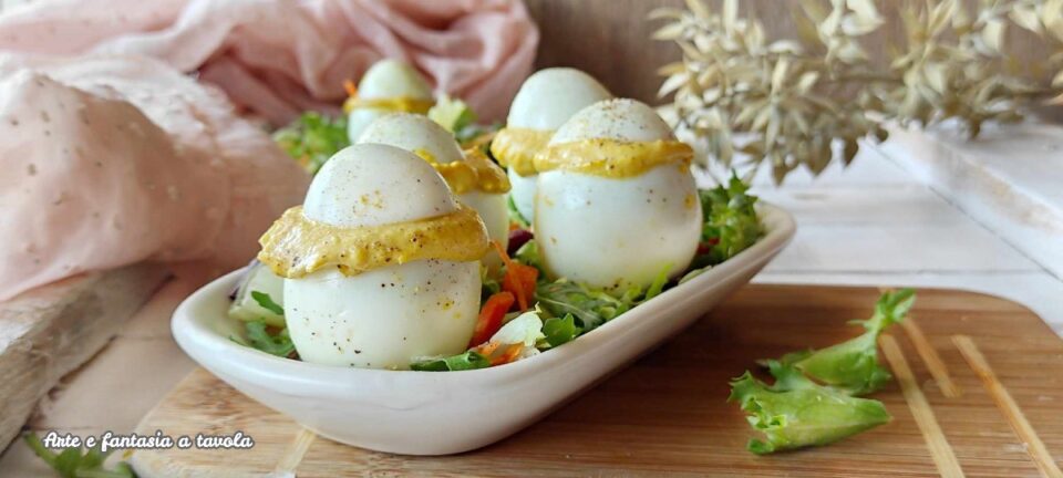 Uova sode ripiene con tonno antipasto