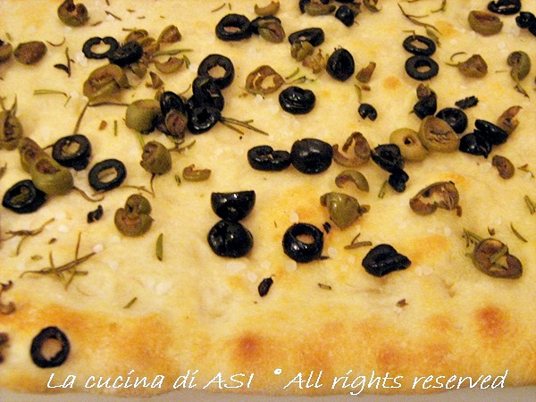 focaccia-olive-e-rosmarino-La-cucina-di-ASI BLOG
