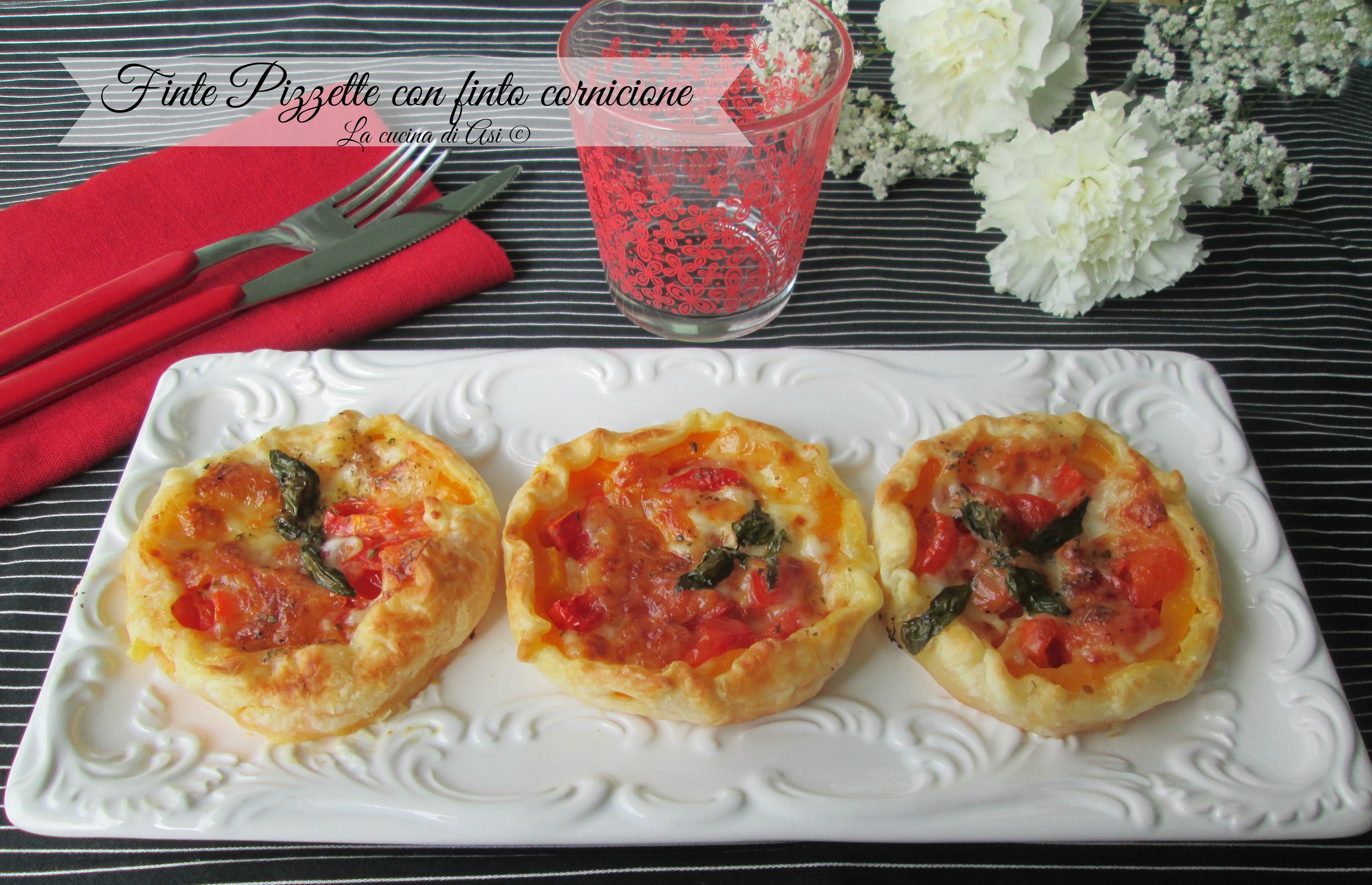 fake mini pizzas
