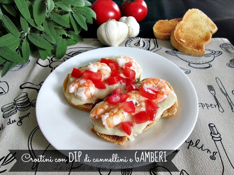 Crostini con dip e gamberi