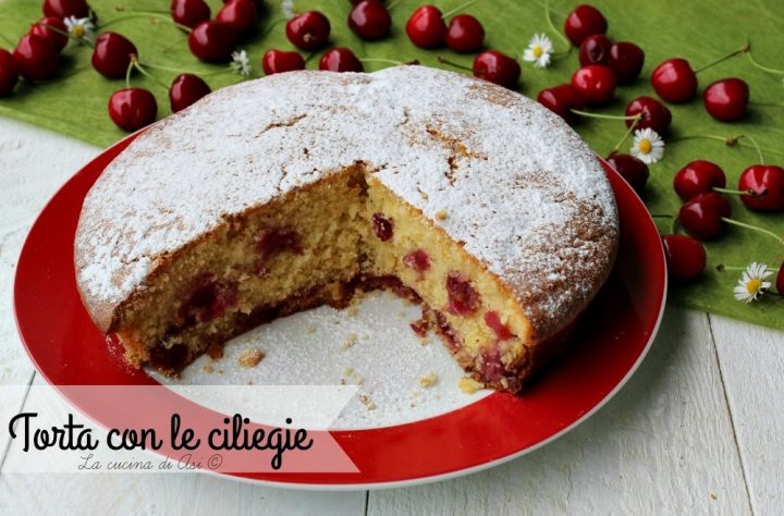 torta con le ciliegie