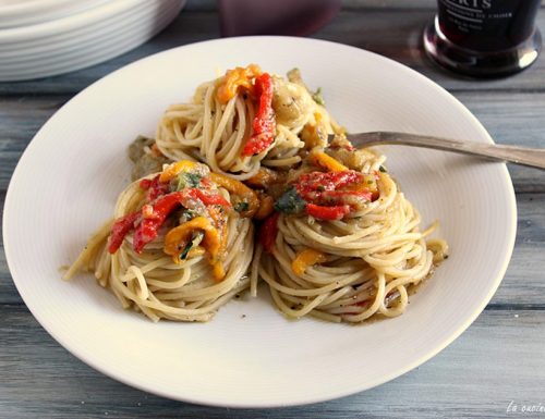 Spaghetti con melanzane e peperoni