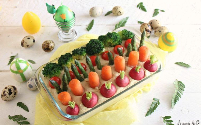 Giardino di crudités con hummus Giardino di crudités con hummus