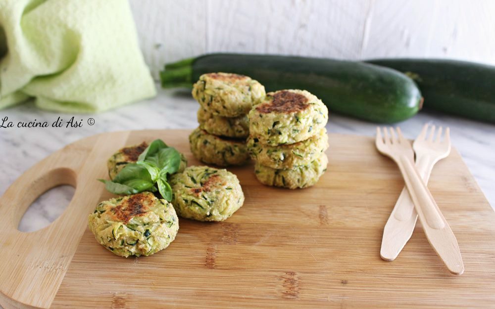 Polpette di zucchine nella padella