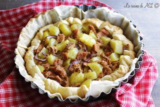 Torta rustica con tonno patate cipolla