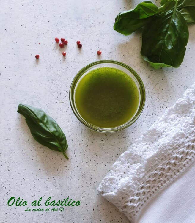 Olio al basilico fatto in casa