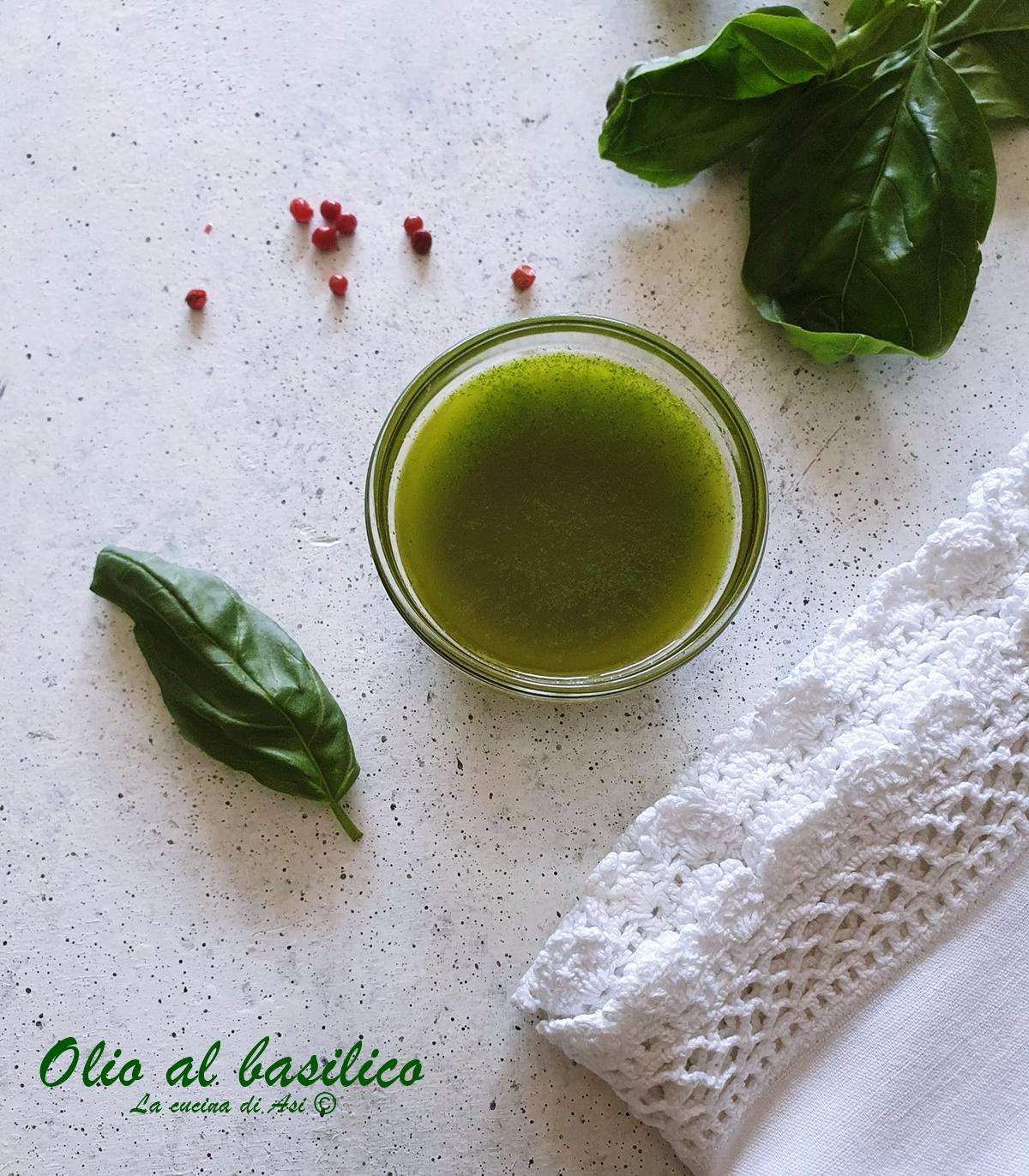 Olio al basilico fatto in casa