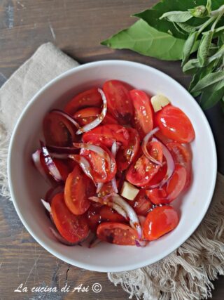 Pomodorini conditi per bruschette