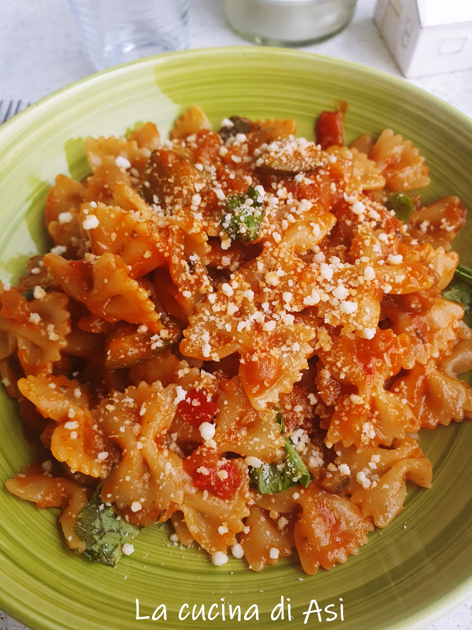 farfalle con ratatouille estiva di melanzane e zucchine