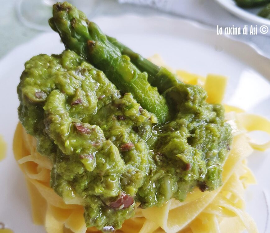 tagliatelle-con crema di asparagi