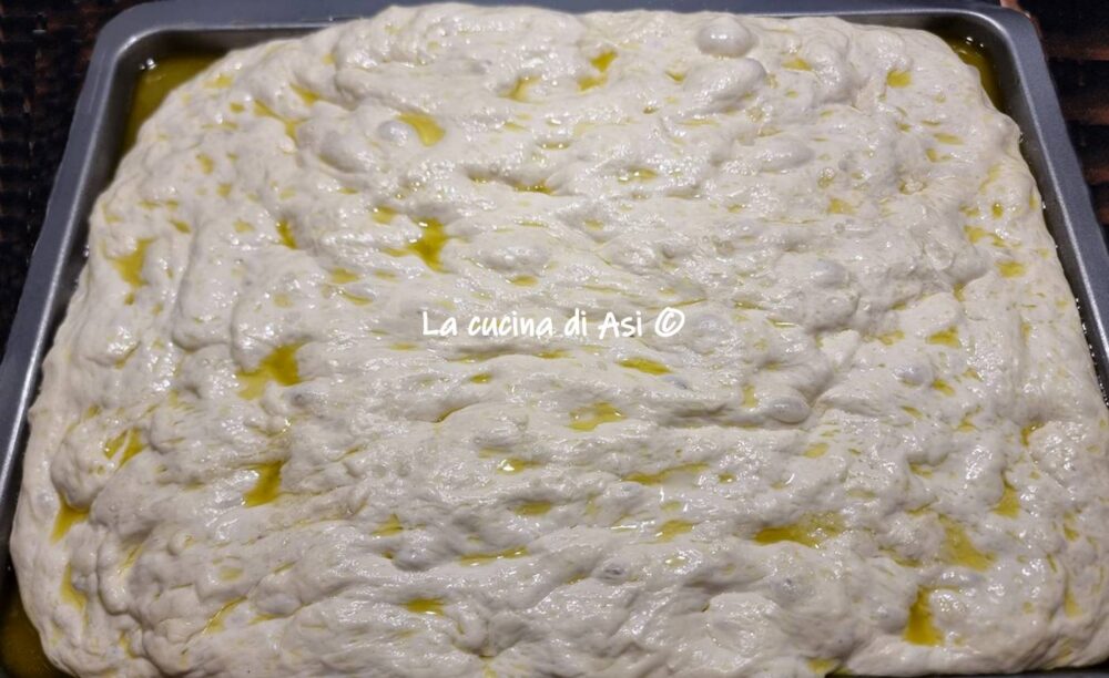 focaccia genovese sofficissima prima della cottura