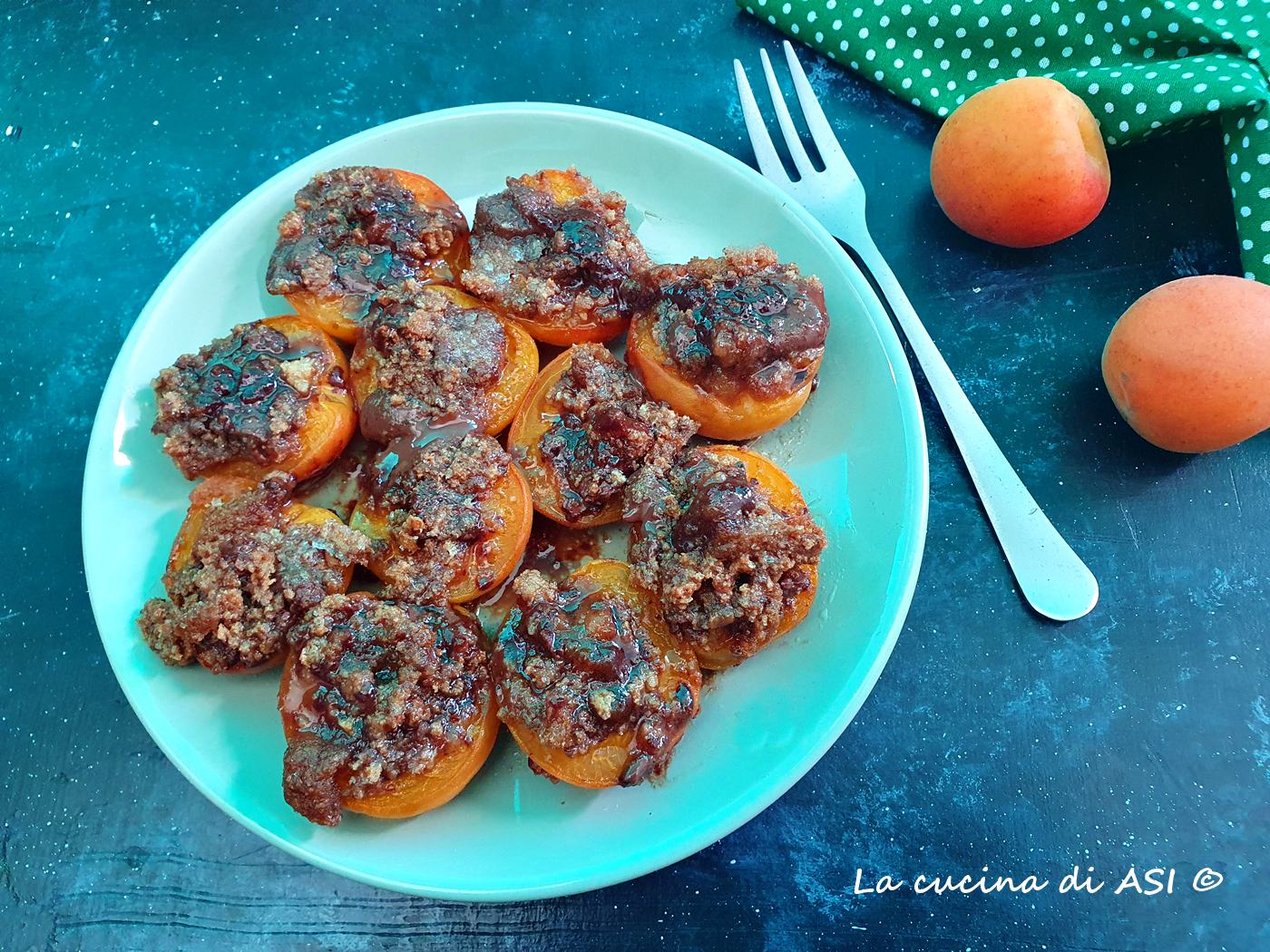 albicocche ripiene al forno con amaretti e cioccolato