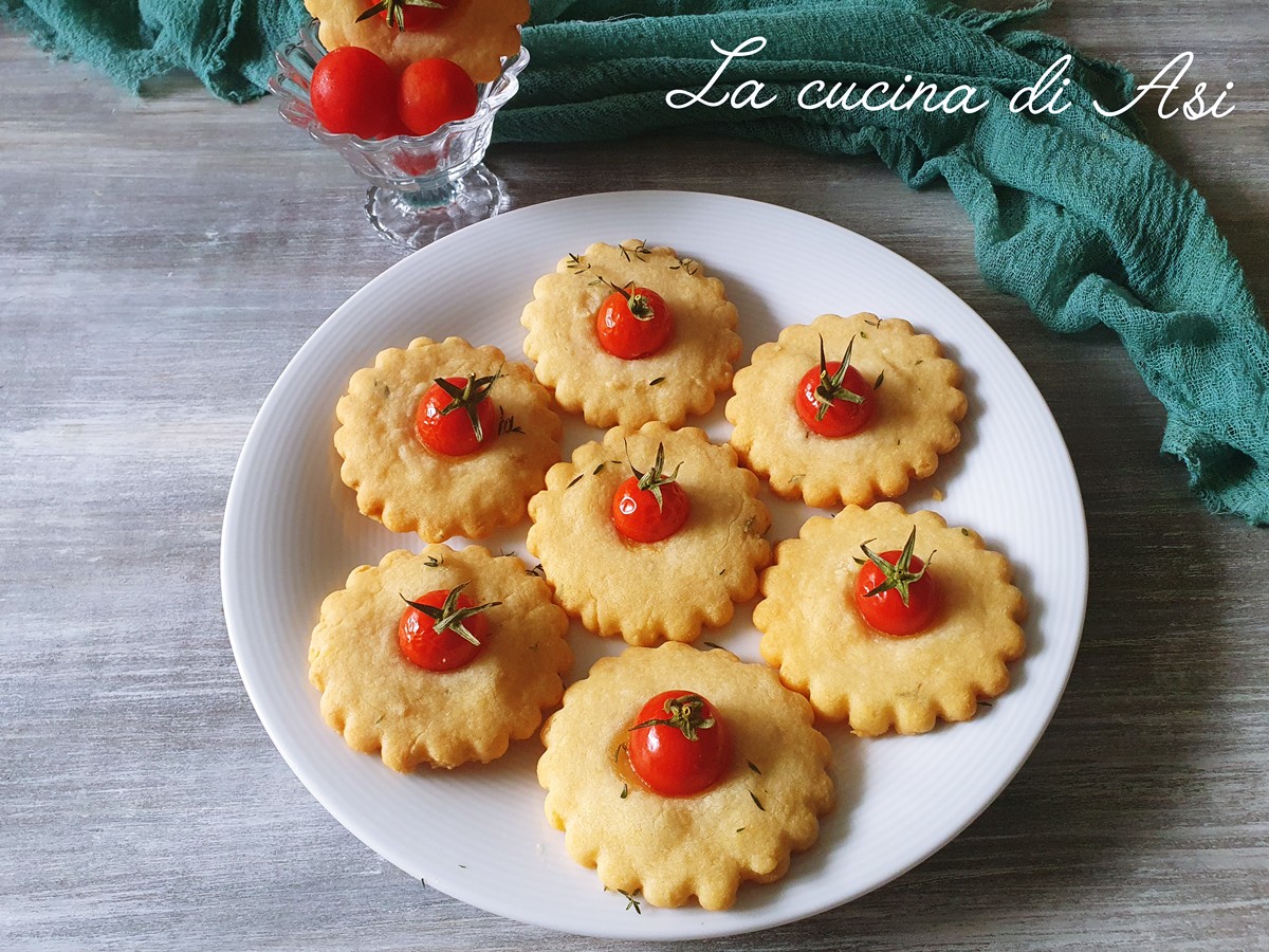 biscottini salati grana timo e pomodorini